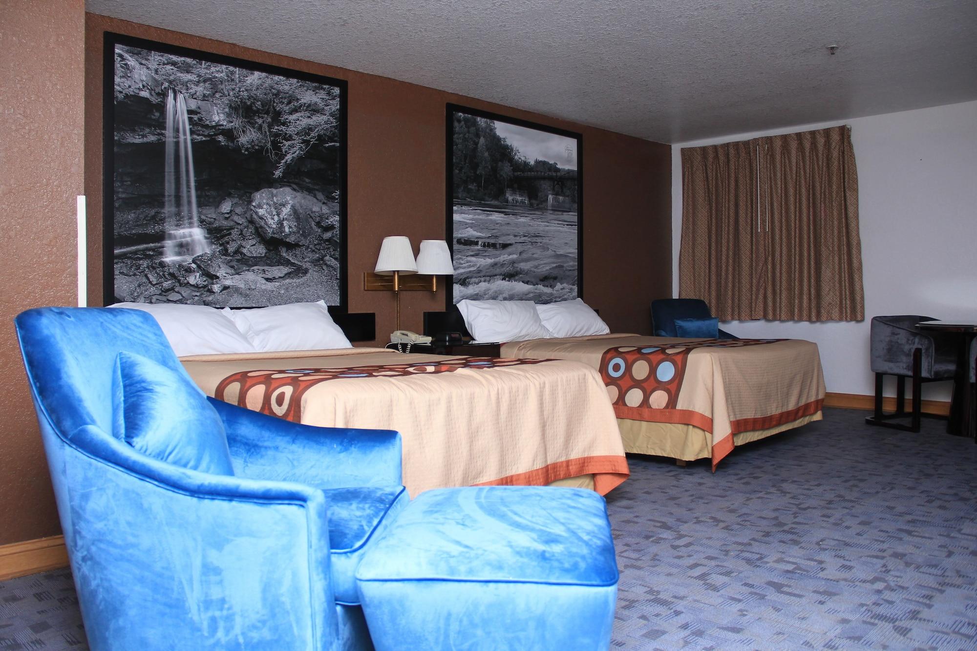 Super 8 By Wyndham Uniontown Pa Hotel Exterior photo