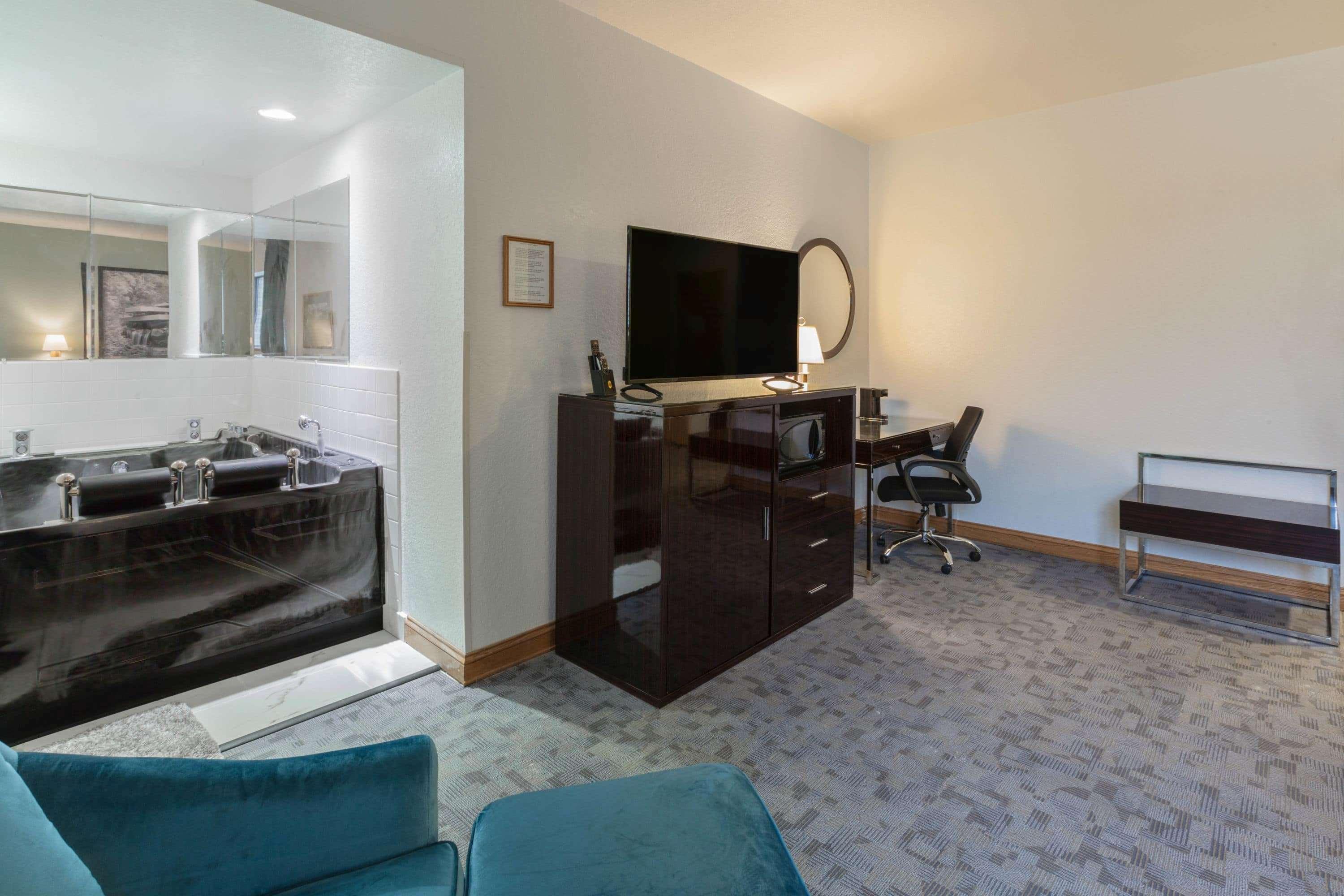 Super 8 By Wyndham Uniontown Pa Hotel Exterior photo