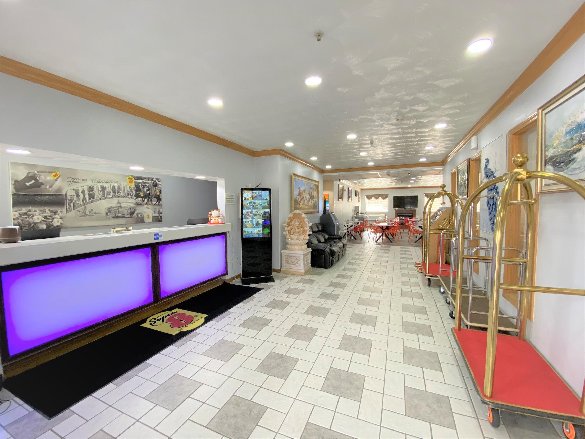 Super 8 By Wyndham Uniontown Pa Hotel Exterior photo