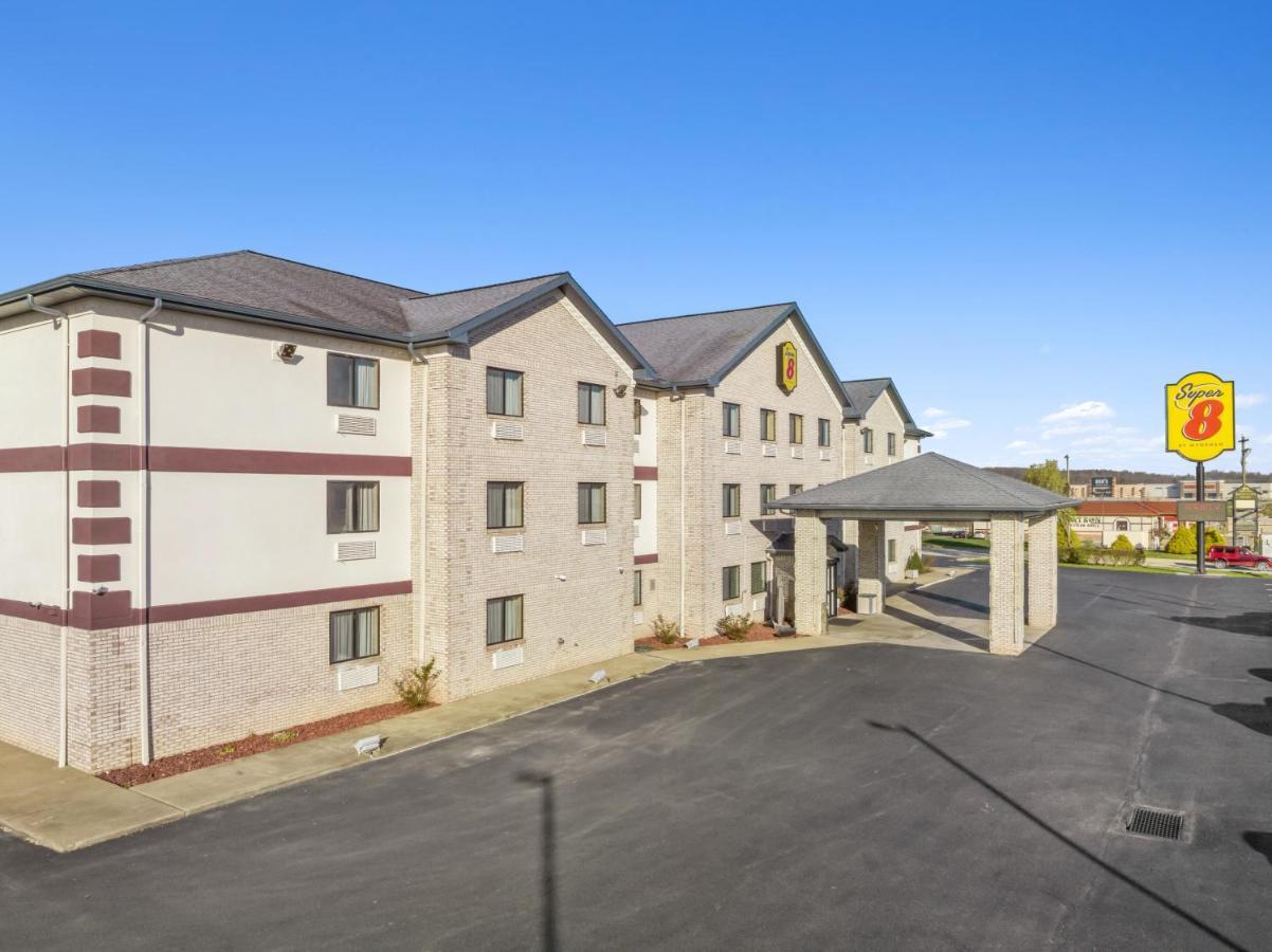 Super 8 By Wyndham Uniontown Pa Hotel Exterior photo